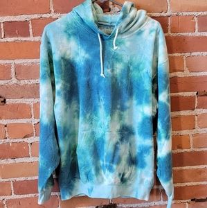 Tie-dye hoodie.